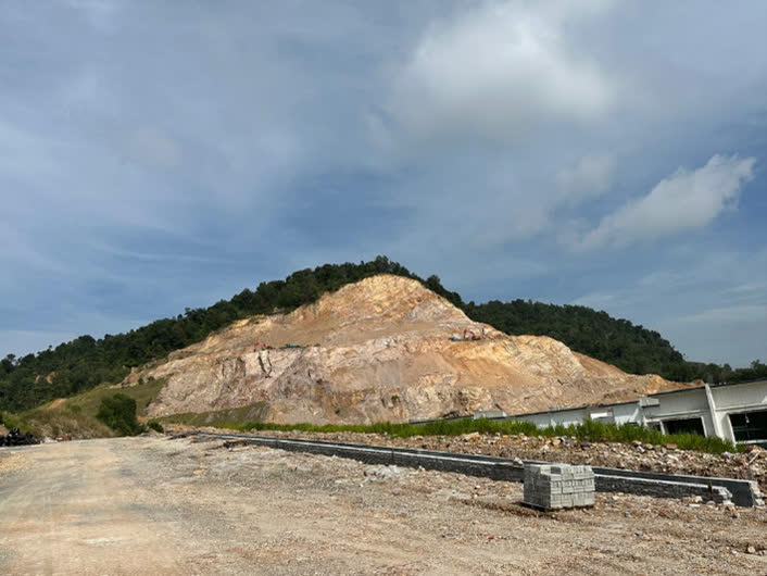 Unbuildable site before earthworks