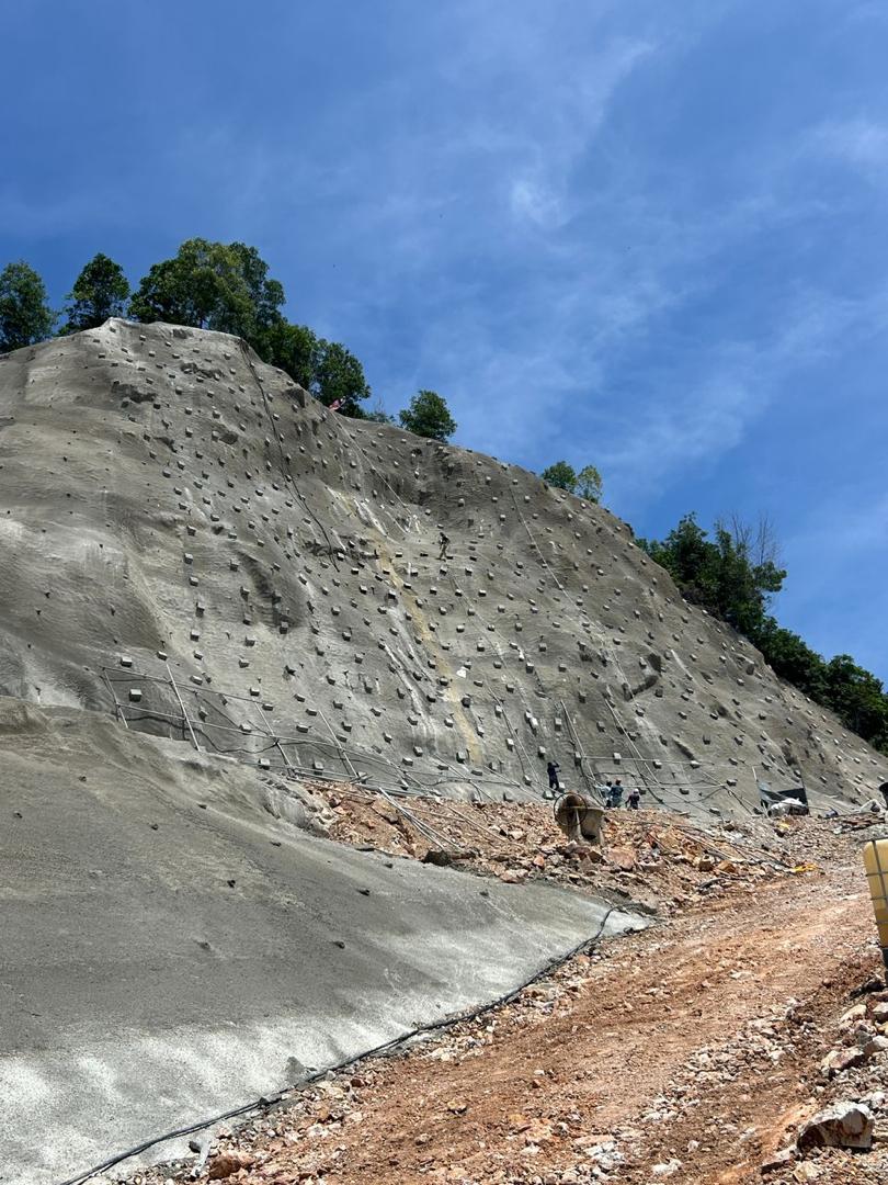 Retaining system 2
